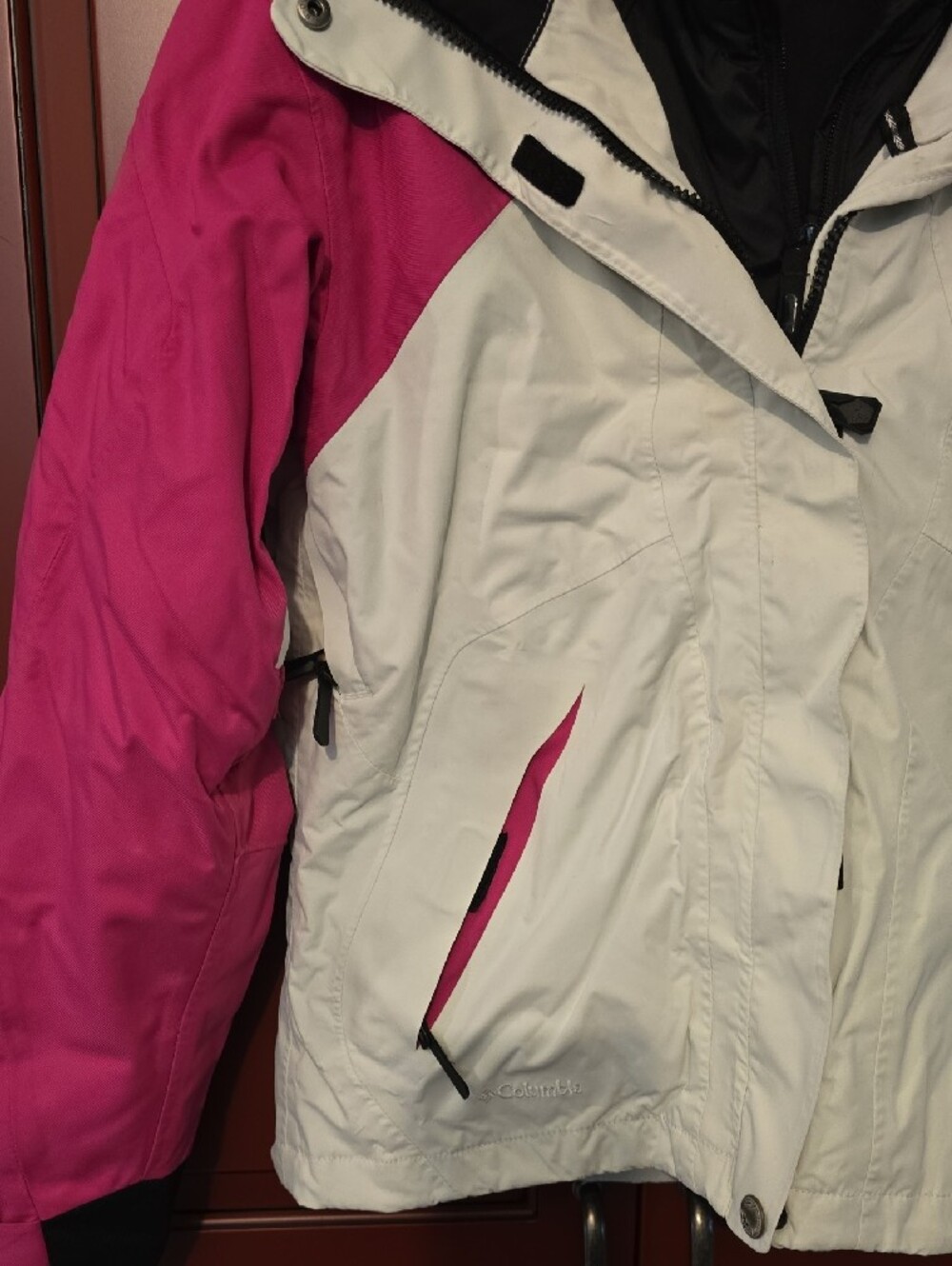 Columbia Women's White and Pink Ski Jacket - Picture 3 of 12